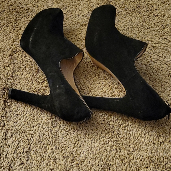 Shoes - Picture 3 of 3